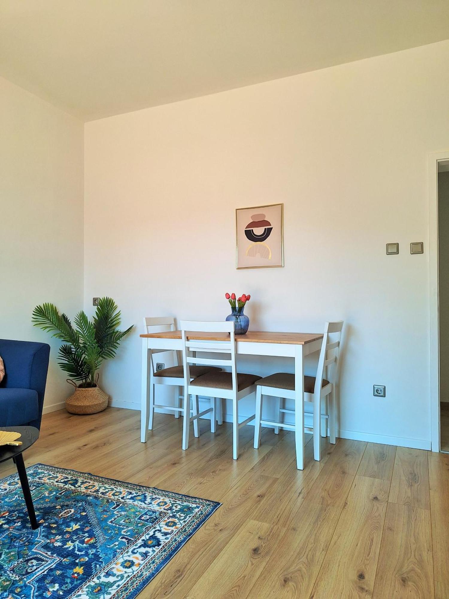 Blue Promenade Apartment *