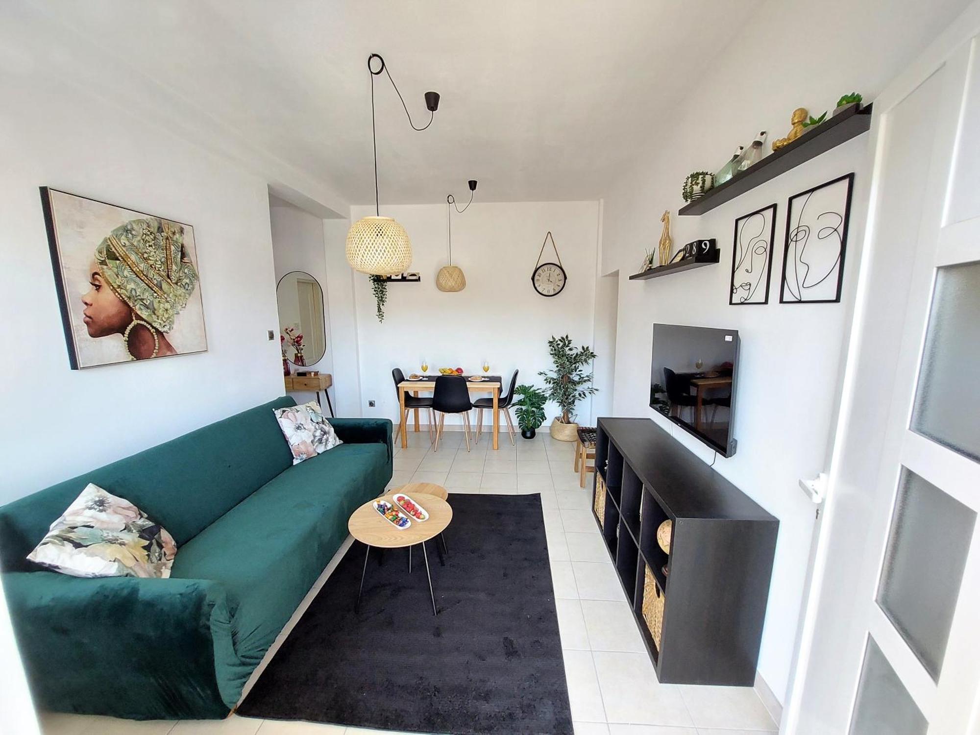 Blue Promenade Apartment *
