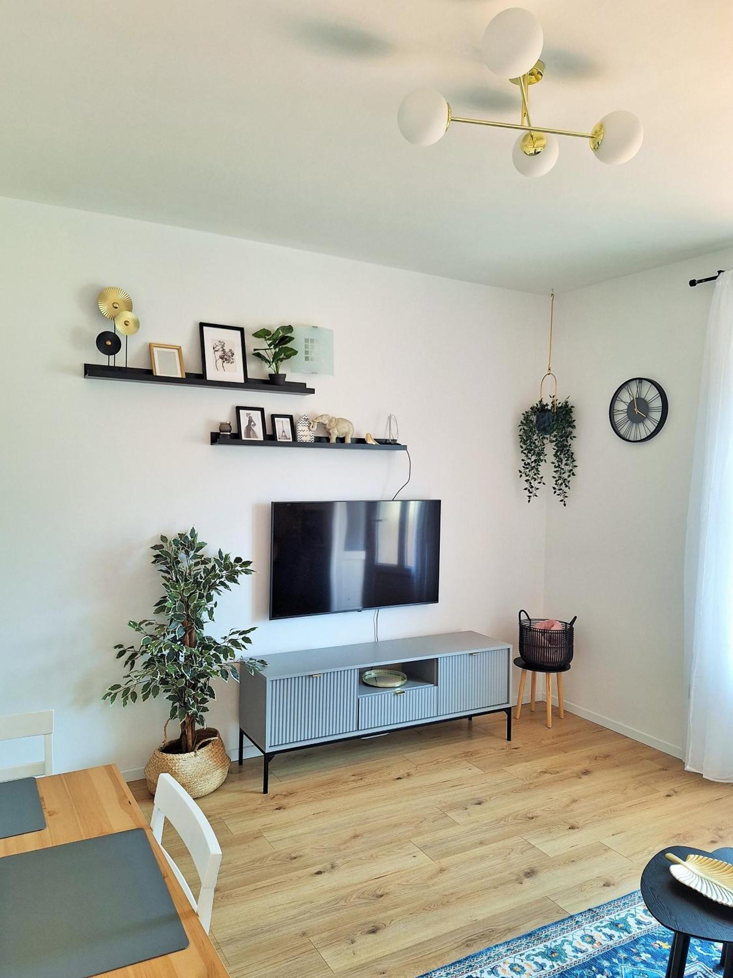 Blue Promenade Apartment *